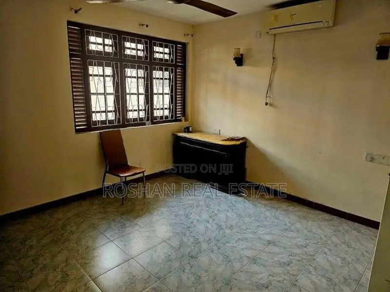 SUPER LUXURIOUS HOUSE FOR SALE COLOMBO 05 MU2873