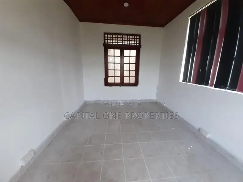 Office For Rent In Lake Drive Colombo 08 - 1703U