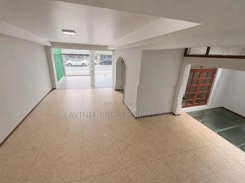 COMMERCIAL PROPERTY FOR RENT AT COLOMBO 4 THA 83C