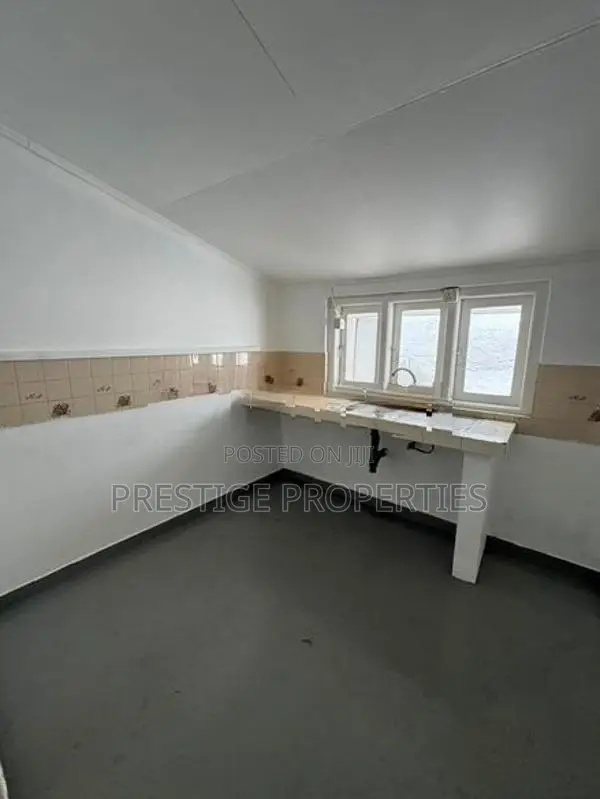 Commercial property for rent in Colombo 4 - Large Office space