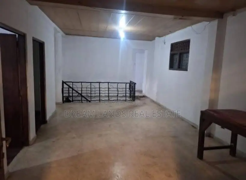 Kottawa Commercial Building For Rent ( R- 772)