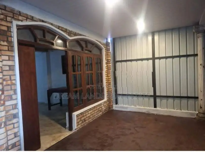 Kottawa Commercial Building For Rent ( R- 772)