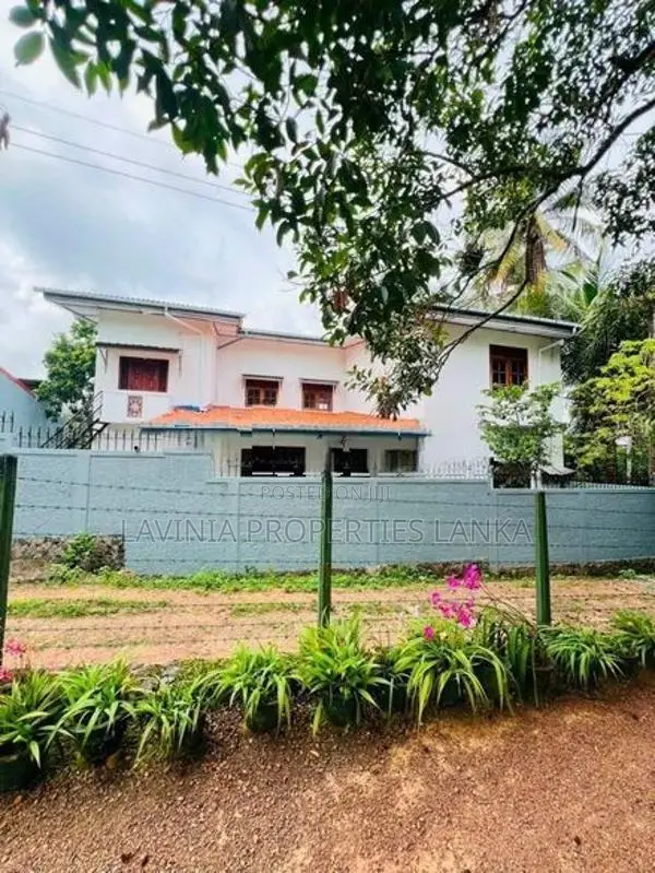 Beautiful Two-Storey House for Sale in Mavittara, Piliyandala(ISH108H)