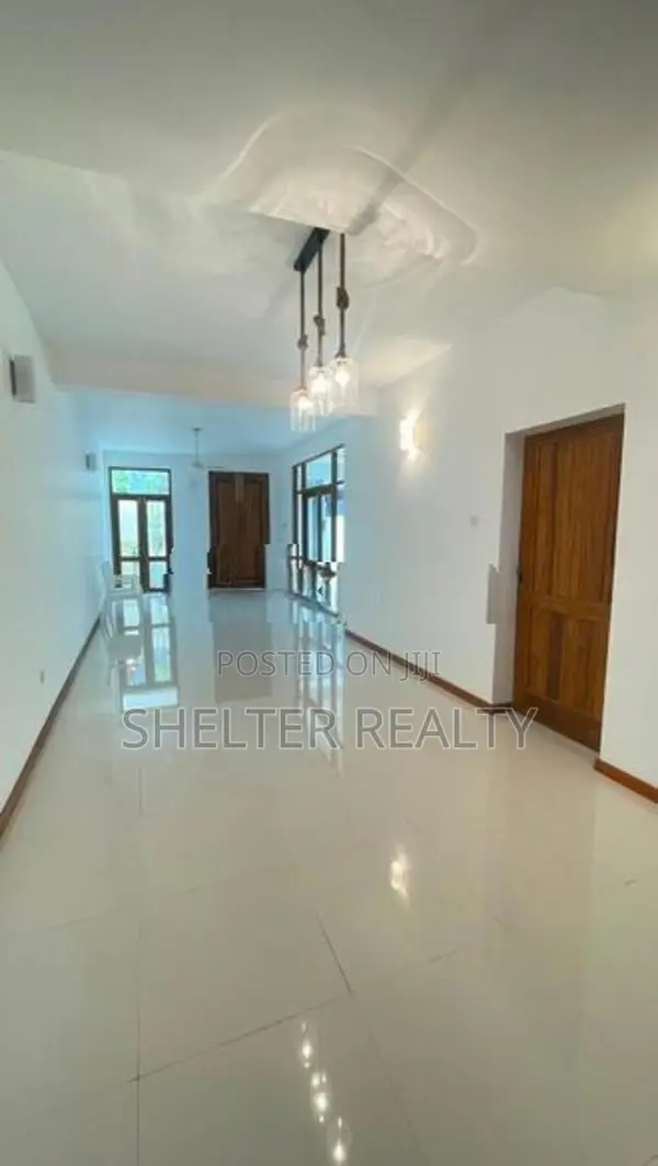 Brand New Luxury 4 BR house for rent in Battaramulla, Pelawatta