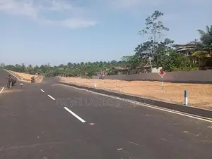 කහතුඩුව අධිවේගී පිවිසුමට 3km
