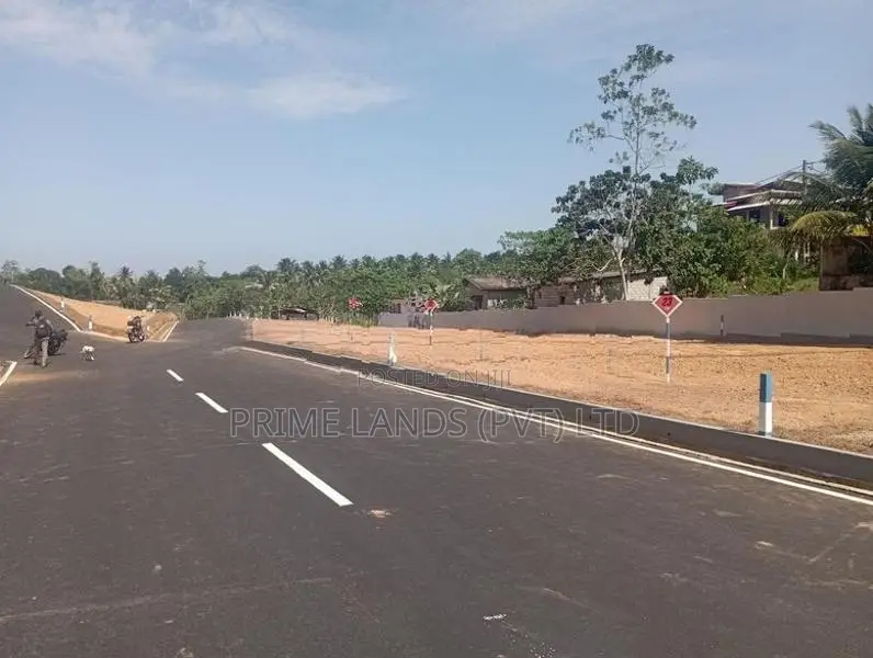 කහතුඩුව අධිවේගී පිවිසුමට 3km