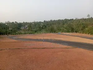 කැස්බෑව නගරයට ලඟින් වටිනා ඉඩමක්