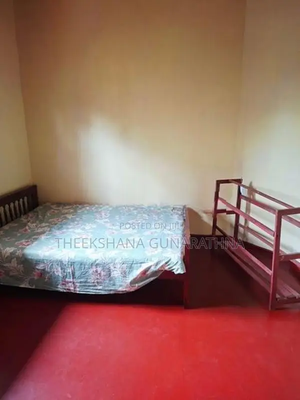 Upper Floor House for Rent in Karapitya