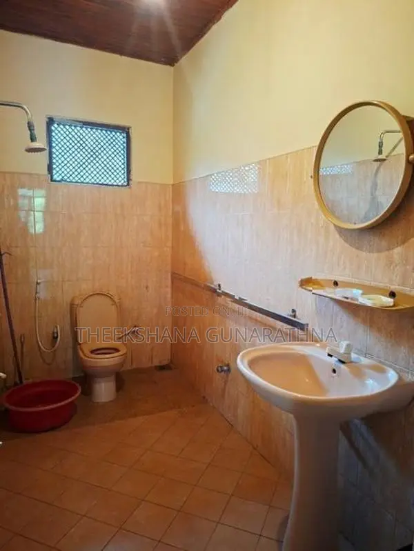 Upper Floor House for Rent in Karapitya