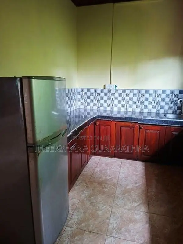 Upper Floor House for Rent in Karapitya