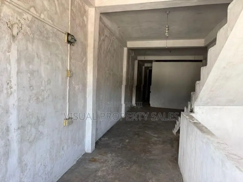BUILDING FOR SALE MATALE