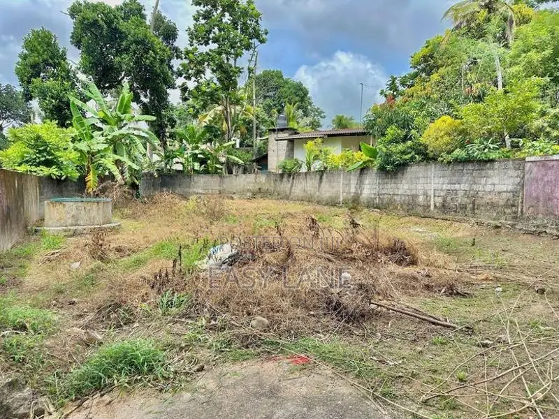 Land for sale in yakkala / RU 11472