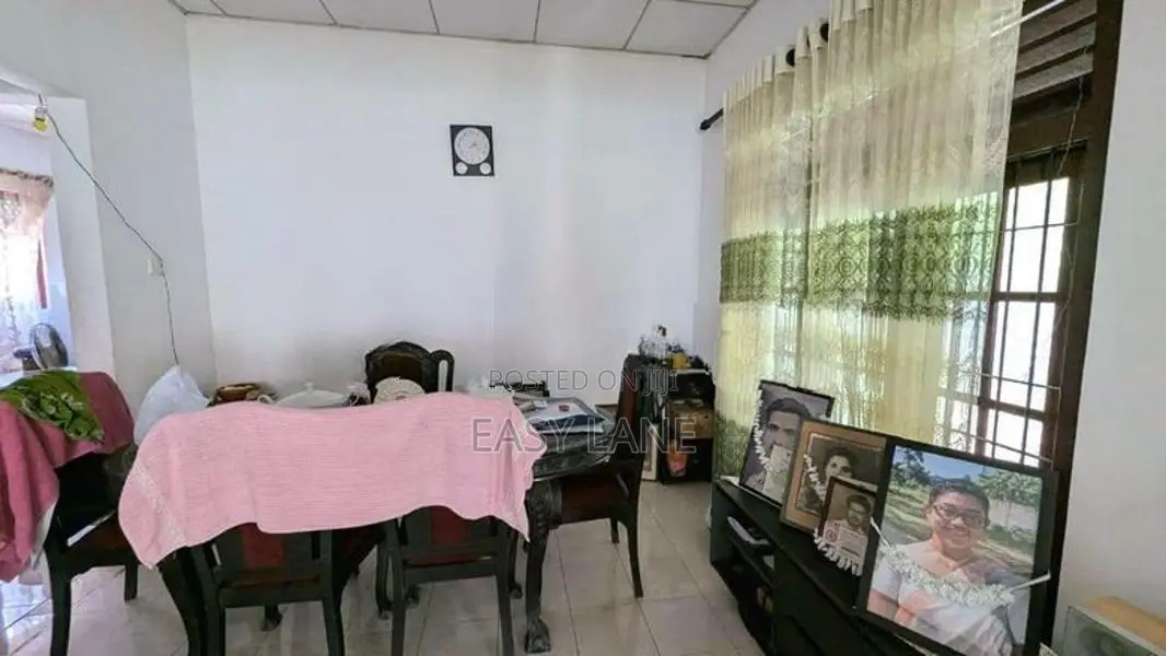 House for sale in gampaha / SA 14911