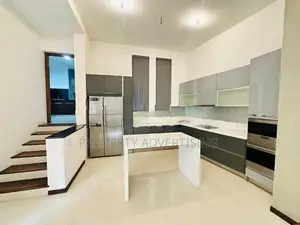 Luxurious 4-Bedroom House for Sale Thalawathugoda