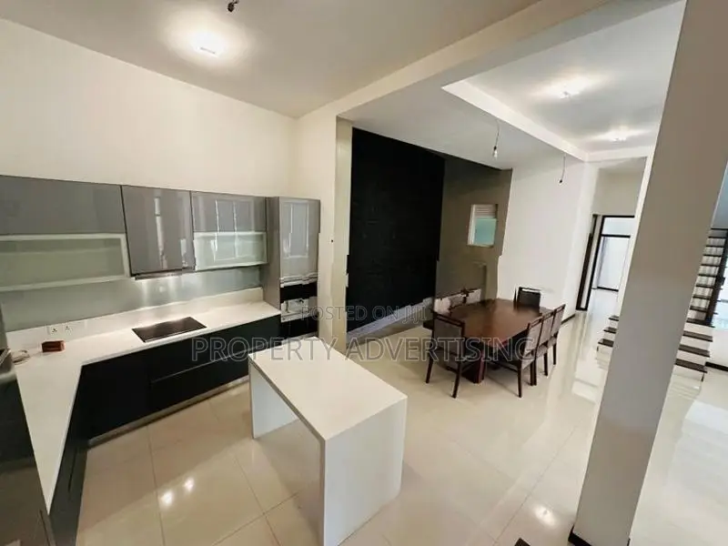 Luxurious 4-Bedroom House for Sale Thalawathugoda