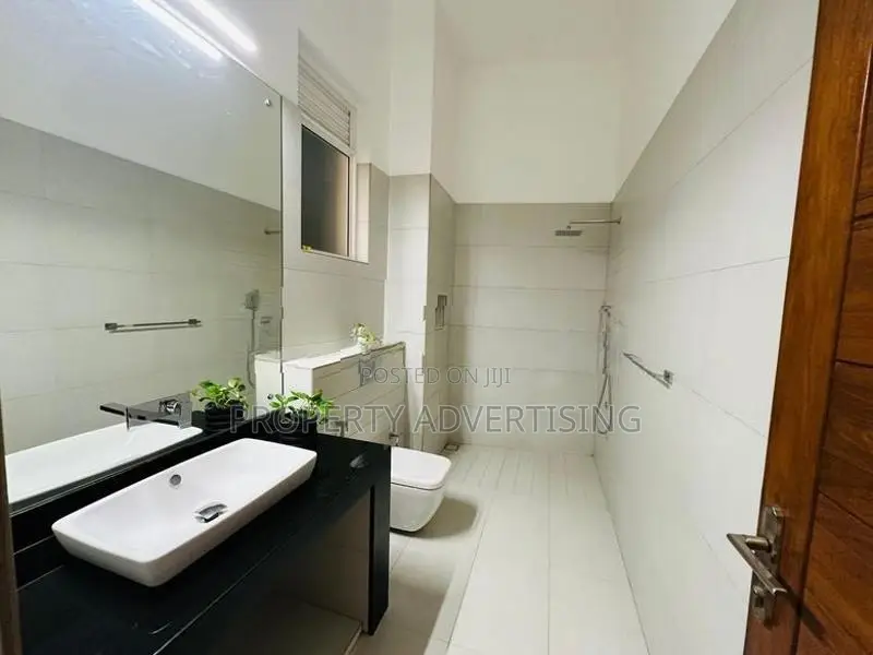 Luxurious 4-Bedroom House for Sale Thalawathugoda