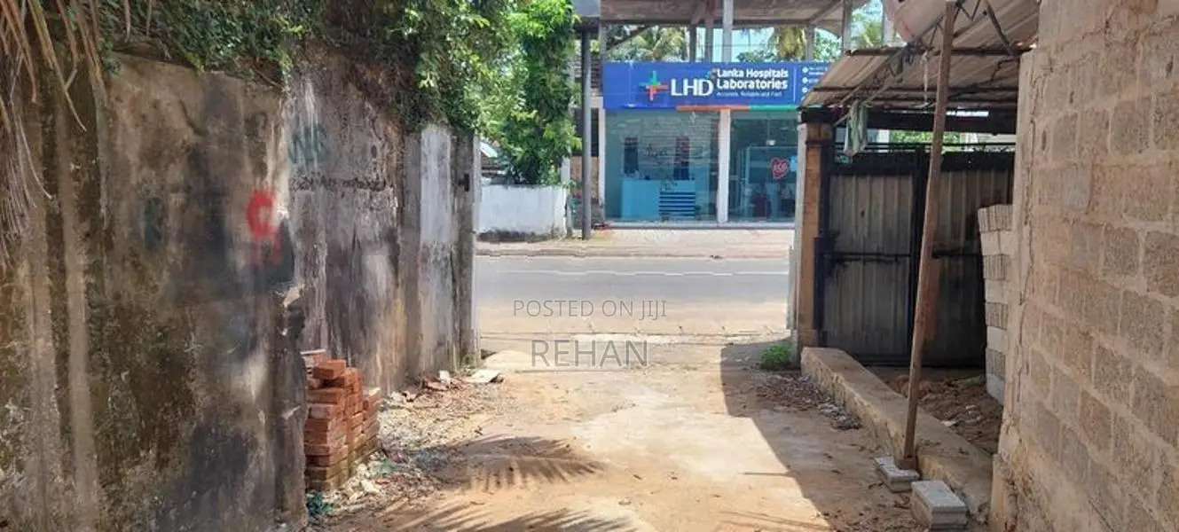 33 Perches Land With A House Panadura
