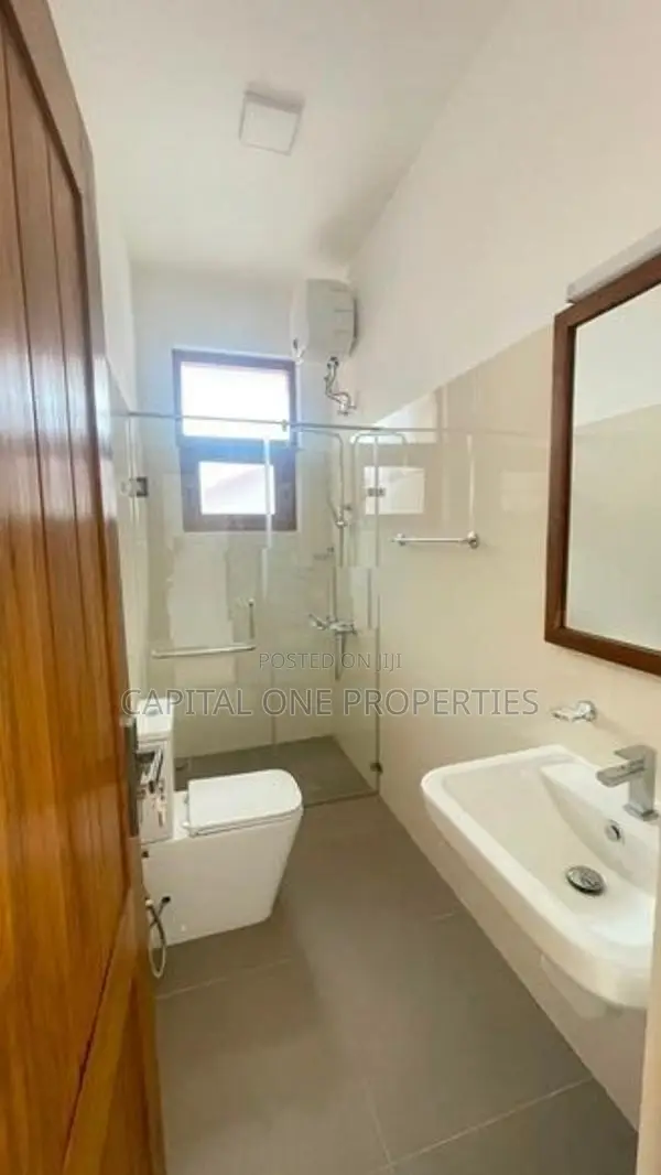 Luxury House For Rent In Liyanage Mawatha Battaramulla - 4022U