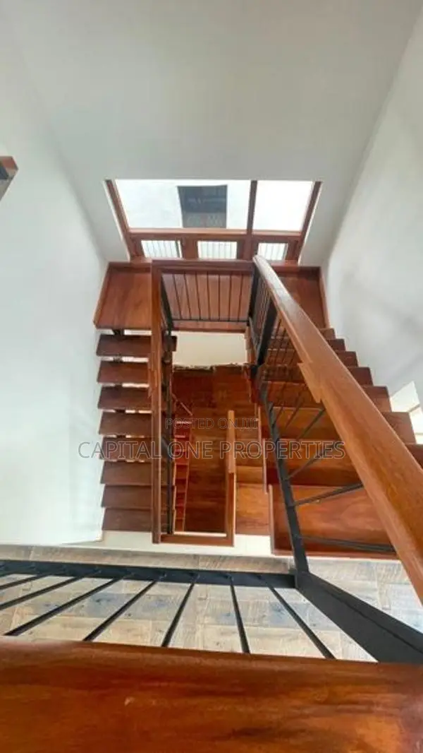 Luxury House For Rent In Liyanage Mawatha Battaramulla - 4022U