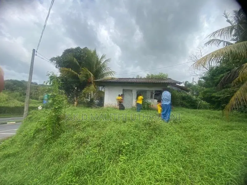 120Perch For Sale Kaburupitiya Road Hakmana