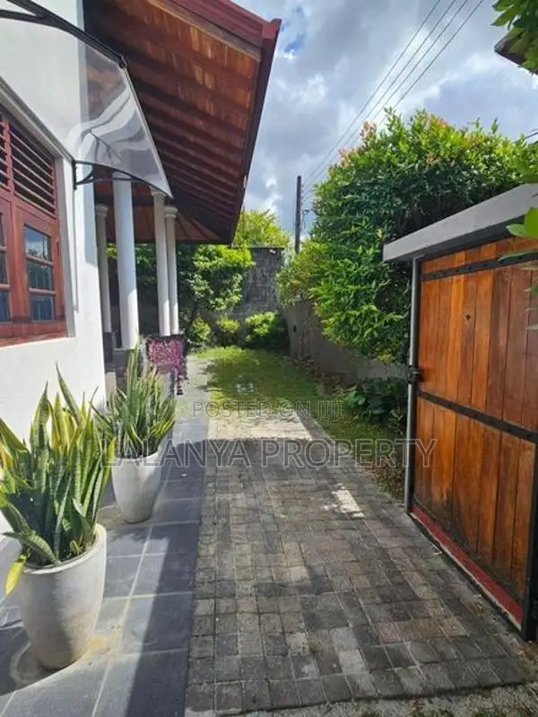 15 Perch two-story house for sale in Thalawathugoda. CVVV – A2