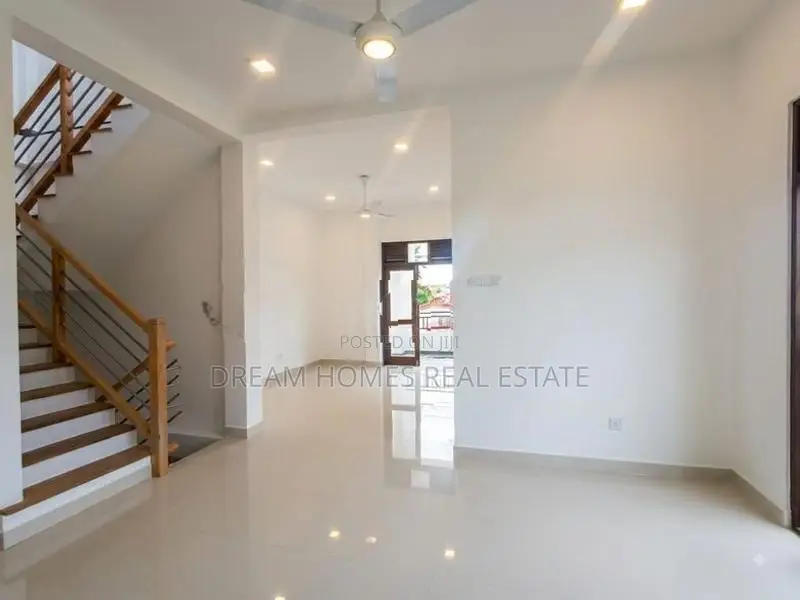 House for Sale – Polgasowita, Piliyandala