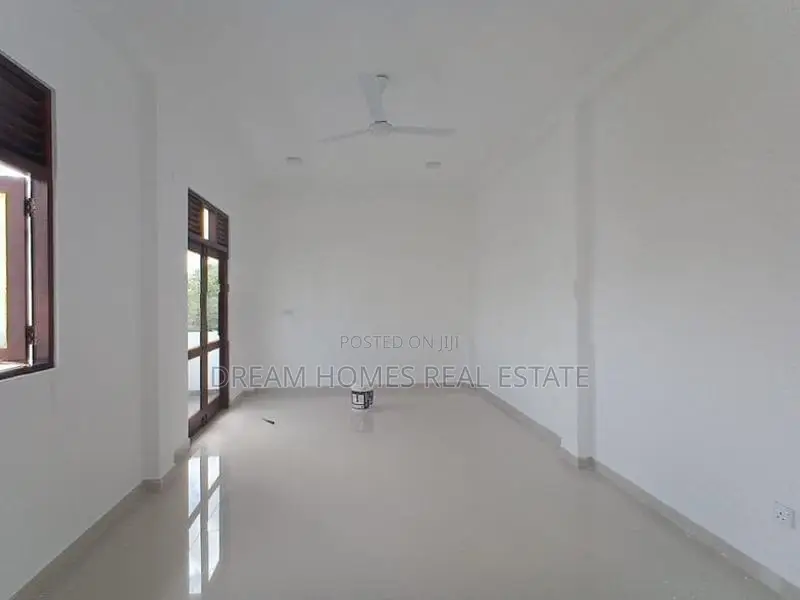 House for Sale – Polgasowita, Piliyandala