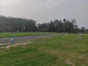 බණ්ඩාරගමට ලඟින් අගනා බිම්කොටස්