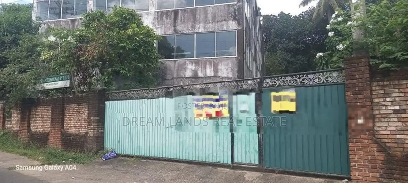COMMERCIAL BUILDING FOR RENT IN MAKOLA (SP1308)