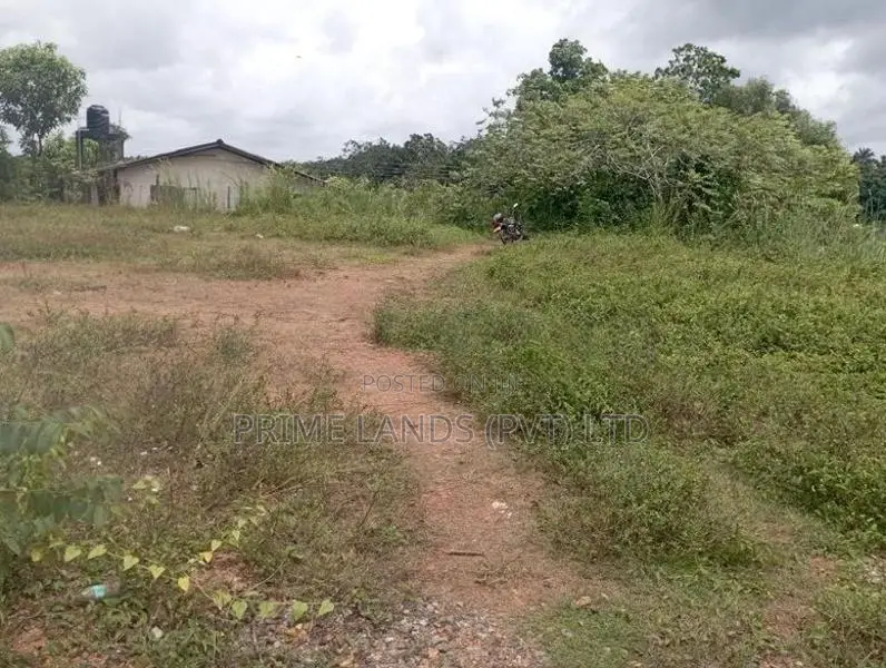 Near to Kahathuduwa highway entrance