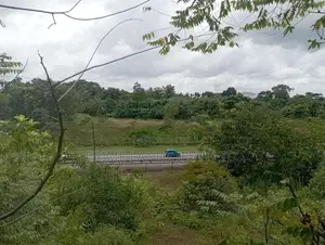 කහතුඩුවට ලඟින් බිම්කොටස්