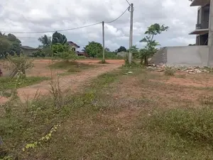 කහතුඩුවට ලඟින් බිම්කොටස්