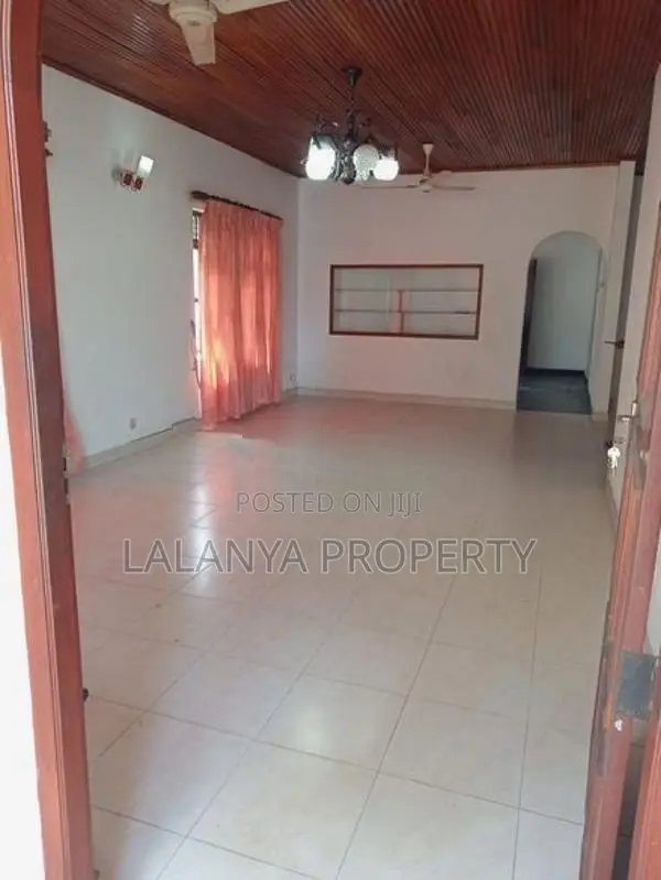 17.65 Perch Land with 2 Houses For Sale in Boralesgamuwa PCCC – A1