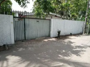 17.65 Perch Land with 2 Houses For Sale in Boralesgamuwa PCCC – A1