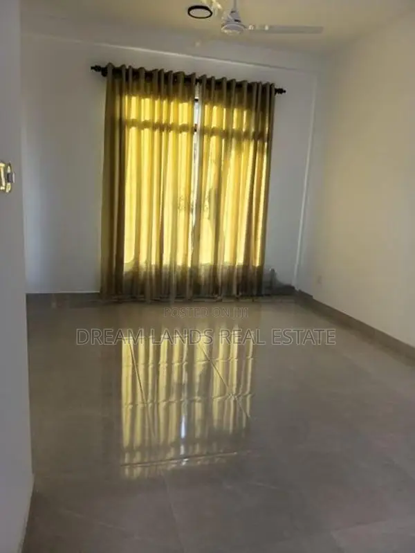 Upstair unit for rent in Boralasgamuwa