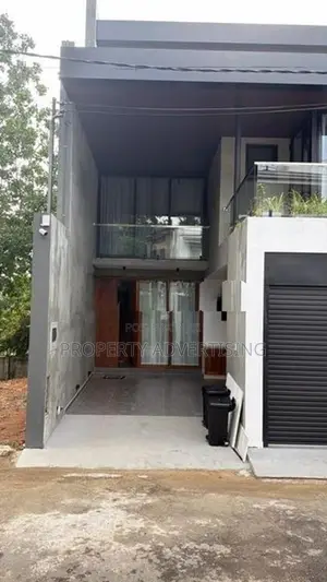 Luxurious House for sale in Battaramulla
