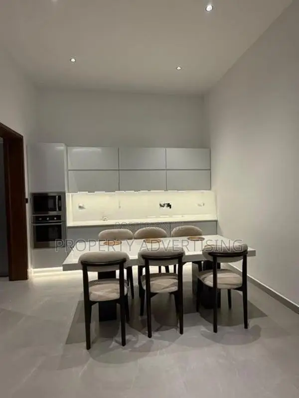 Luxurious House for sale in Battaramulla