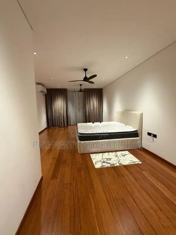 Luxurious House for sale in Battaramulla