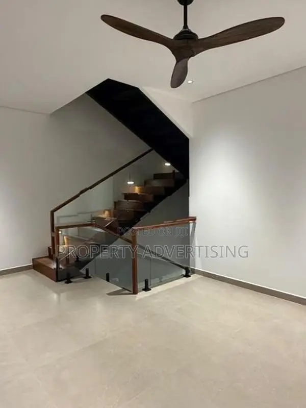 Luxurious House for sale in Battaramulla
