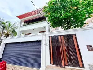 Pita Kotte Architecture Designed Super Luxury House For Sale