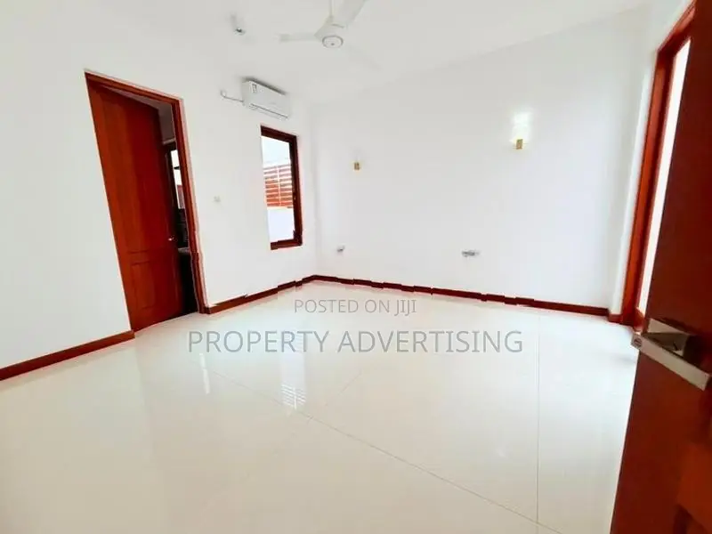 Pita Kotte Architecture Designed Super Luxury House For Sale