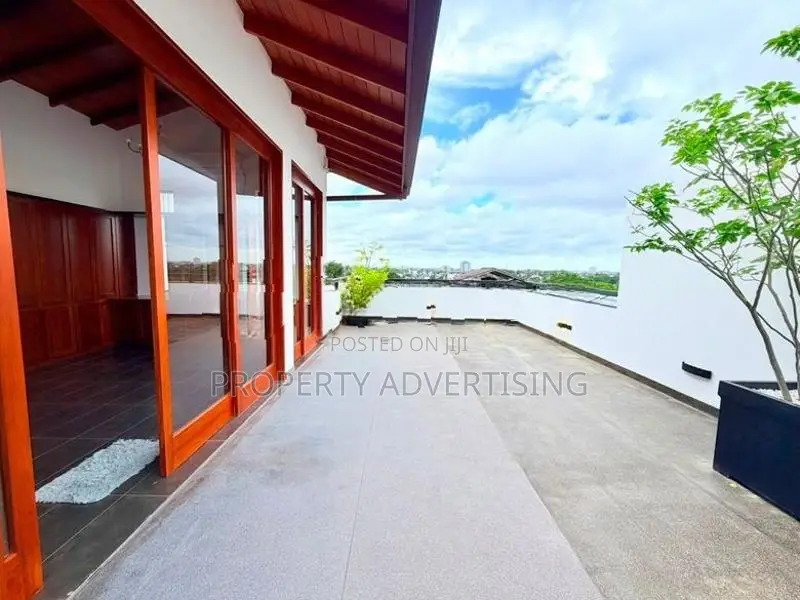 Pita Kotte Architecture Designed Super Luxury House For Sale