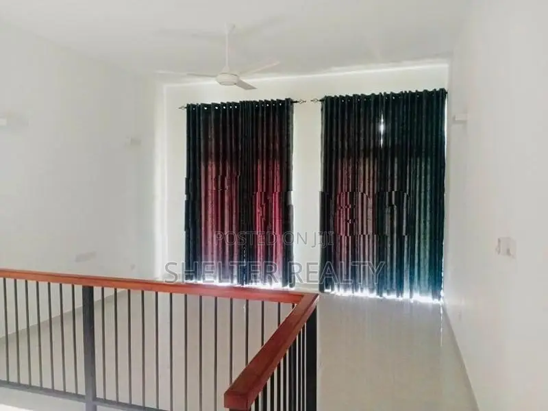 Luxury Two Story house for sale in Gampaha