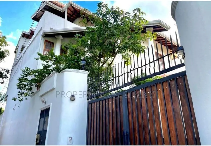 Nugegoda Architectural Design Super Luxurious House for Sale
