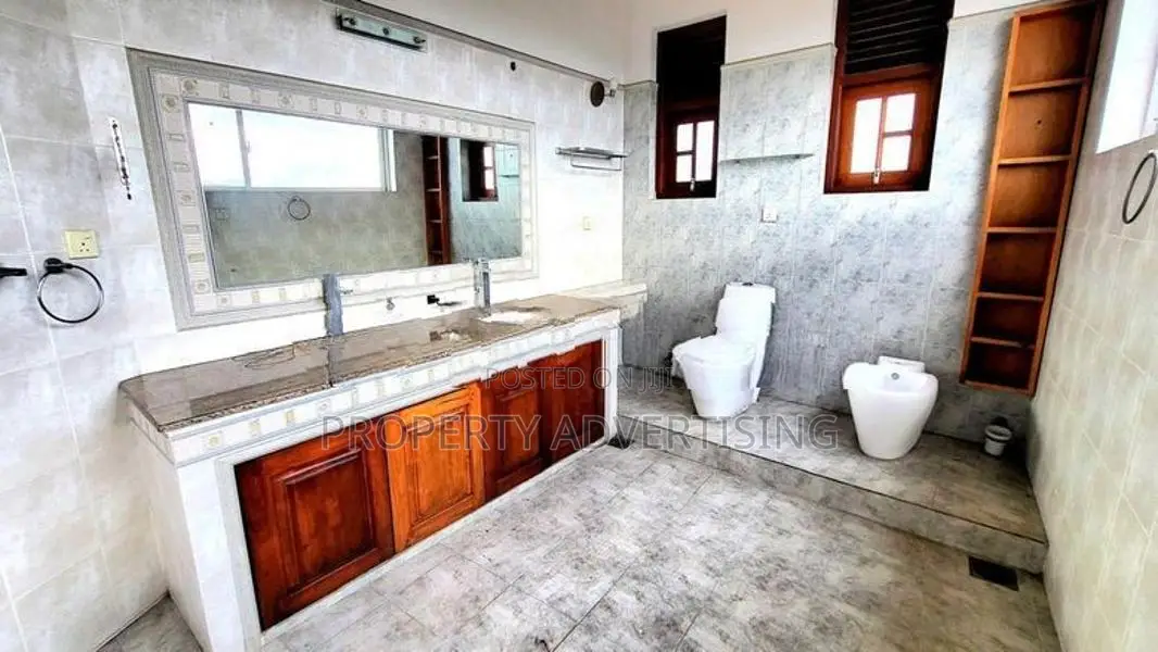 Nugegoda Architectural Design Super Luxurious House for Sale