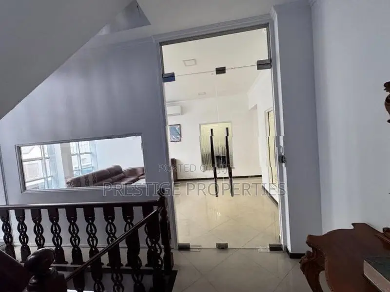 Premium Commercial property for rent - Office space Colombo 3