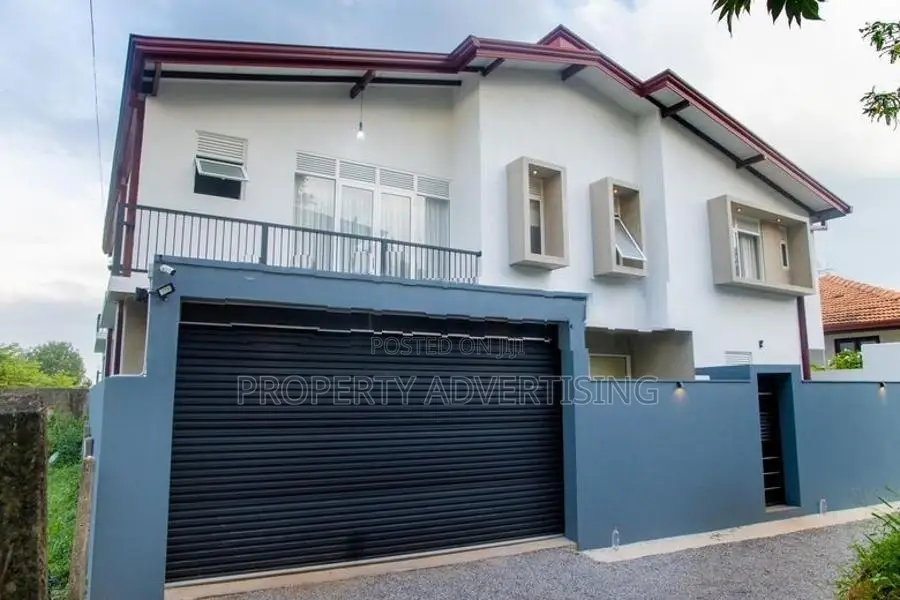 Battaramulla 5 BR Luxury House For Sale