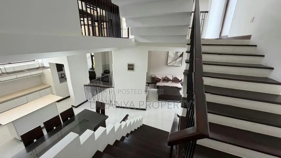 8 Pearch Architecturally Designed 3 Storey House In Rajagiriya. SLLL –