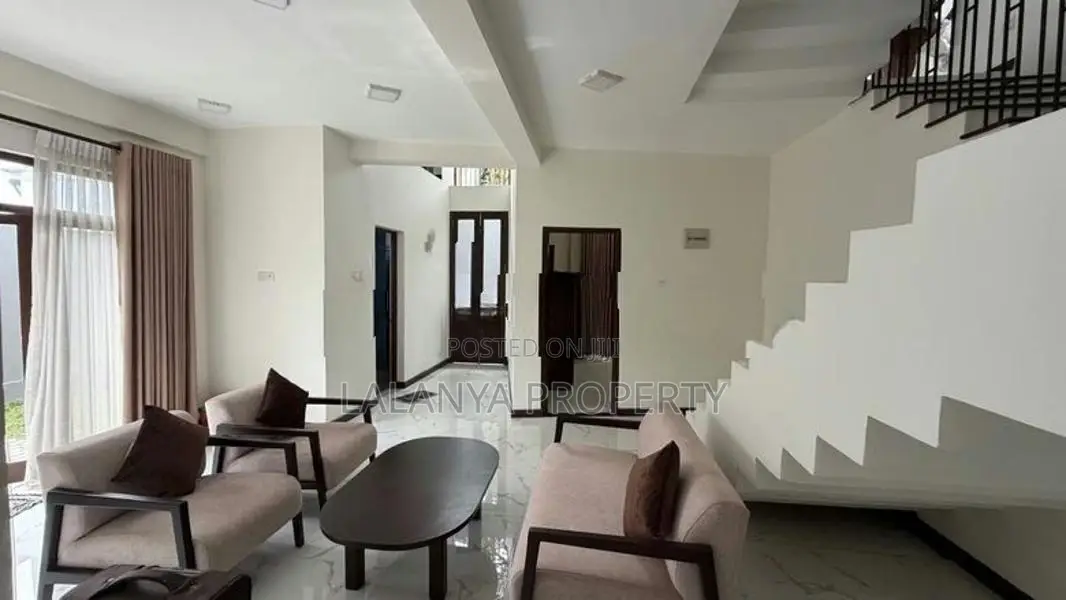 8 Pearch Architecturally Designed 3 Storey House In Rajagiriya. SLLL –