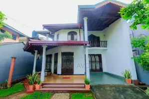 Spacious 2-Story 5-Bedroom House For Rent Galle